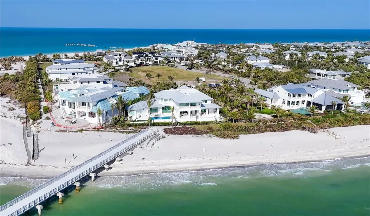 Gorgeous East Beach for the exclusive use of owners and guests in Hill Tide Estates.