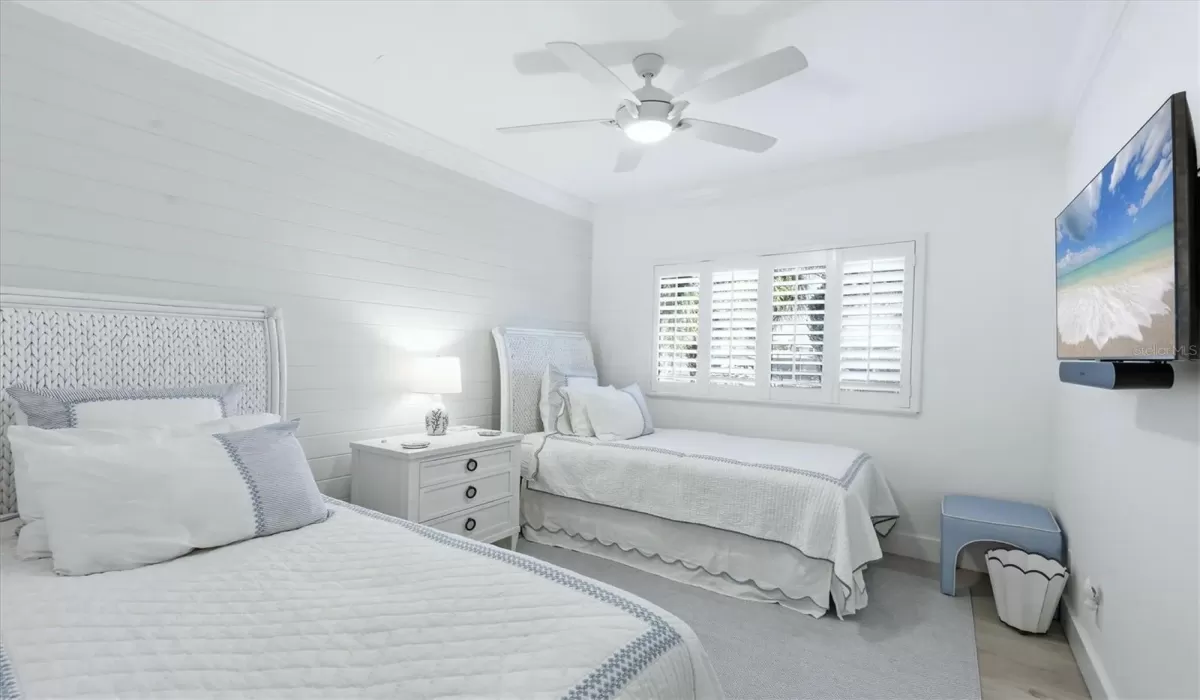 2 Bedrooms Bedrooms, 0 ,2 BathroomsBathrooms,Residential,For Sale,0,D6146406