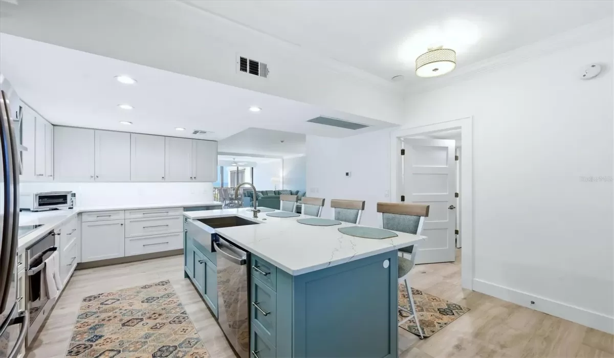 2 Bedrooms Bedrooms, 0 ,2 BathroomsBathrooms,Residential,For Sale,0,D6146406