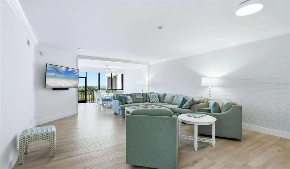 2 Bedrooms Bedrooms, 0 ,2 BathroomsBathrooms,Residential,For Sale,0,D6146406