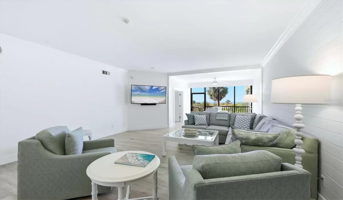 2 Bedrooms Bedrooms, 0 ,2 BathroomsBathrooms,Residential,For Sale,0,D6146406