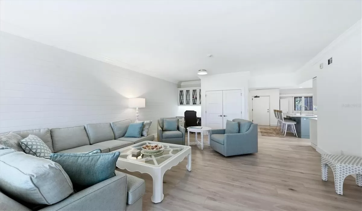 2 Bedrooms Bedrooms, 0 ,2 BathroomsBathrooms,Residential,For Sale,0,D6146406