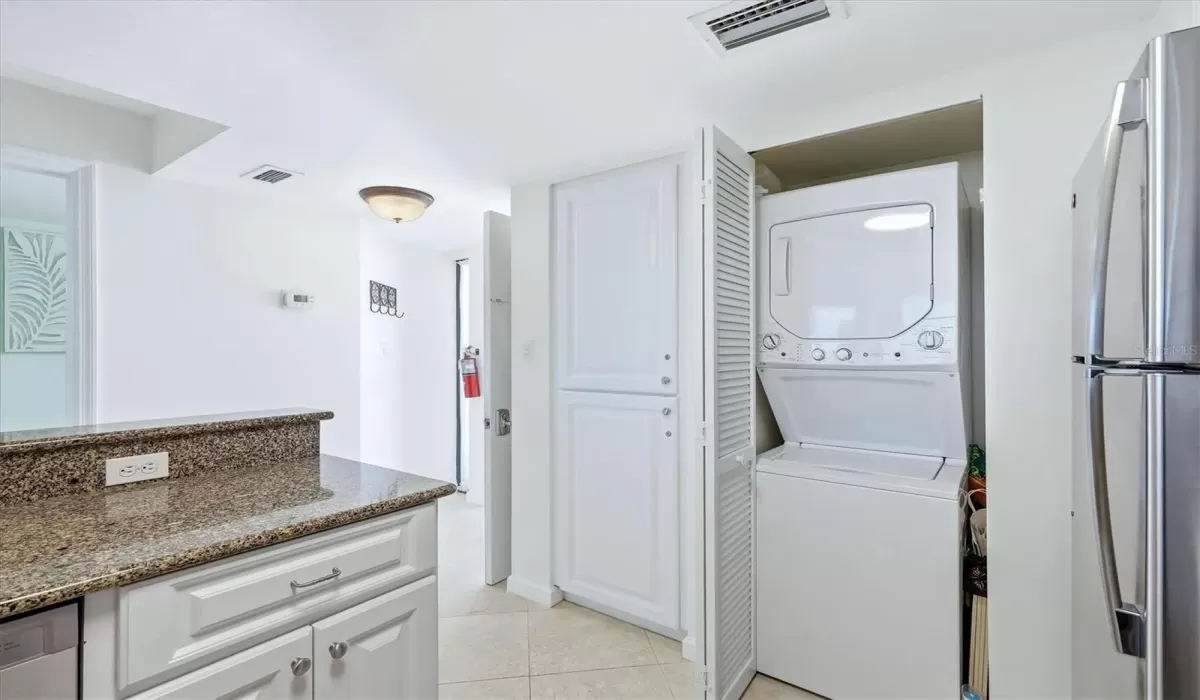 1 Bedroom Bedrooms, 0 ,1 BathroomBathrooms,Residential,For Sale,0,D6146490