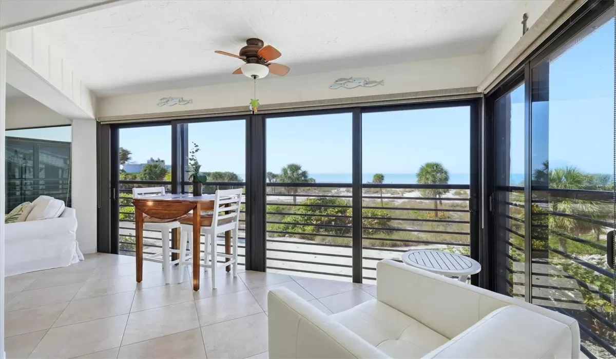 1 Bedroom Bedrooms, 0 ,1 BathroomBathrooms,Residential,For Sale,0,D6146490