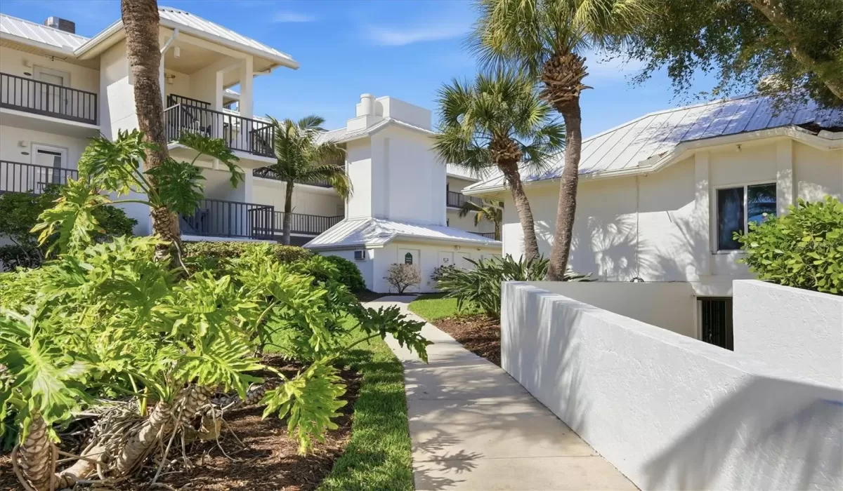 1 Bedroom Bedrooms, 0 ,1 BathroomBathrooms,Residential,For Sale,0,D6146490