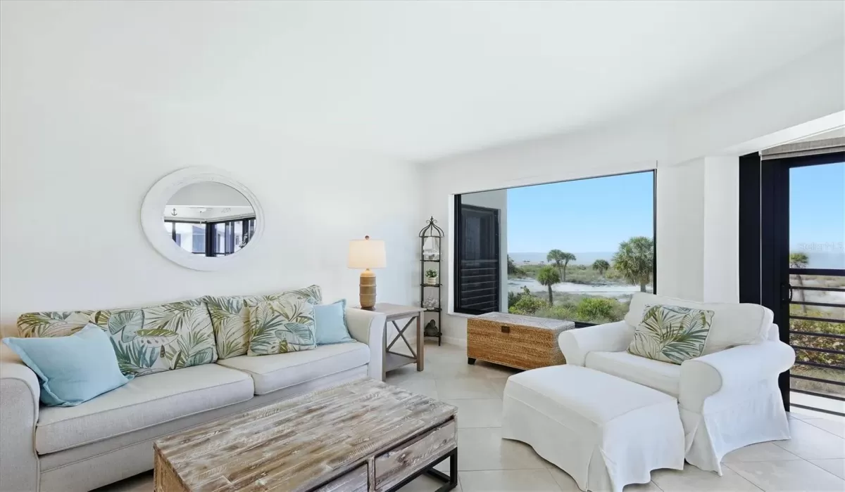 1 Bedroom Bedrooms, 0 ,1 BathroomBathrooms,Residential,For Sale,0,D6146490