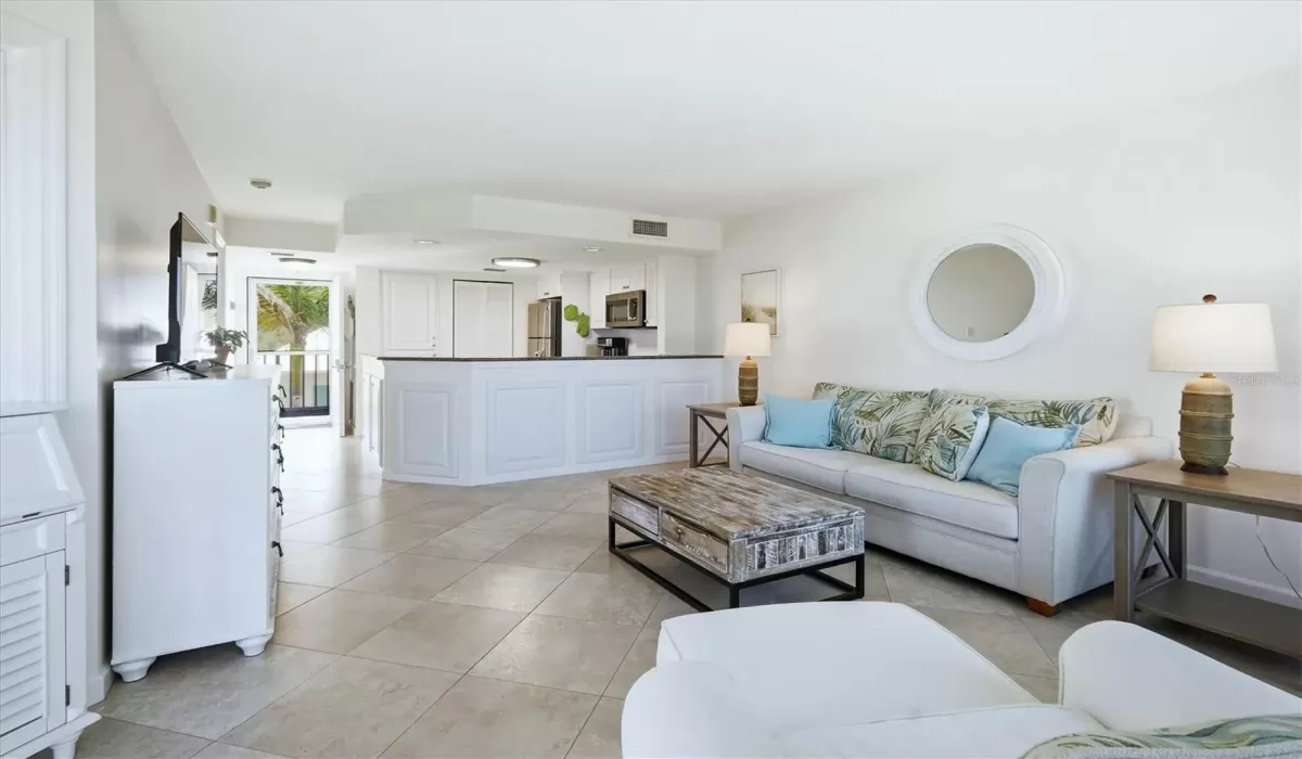 1 Bedroom Bedrooms, 0 ,1 BathroomBathrooms,Residential,For Sale,0,D6146490