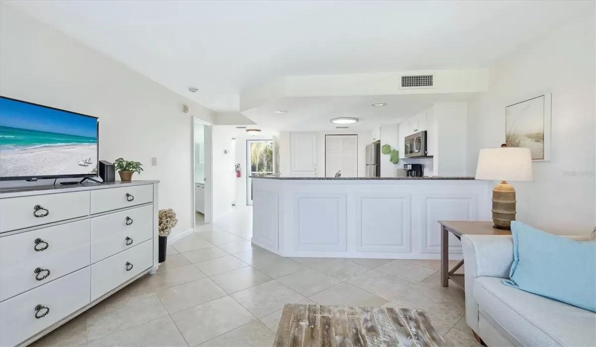 1 Bedroom Bedrooms, 0 ,1 BathroomBathrooms,Residential,For Sale,0,D6146490