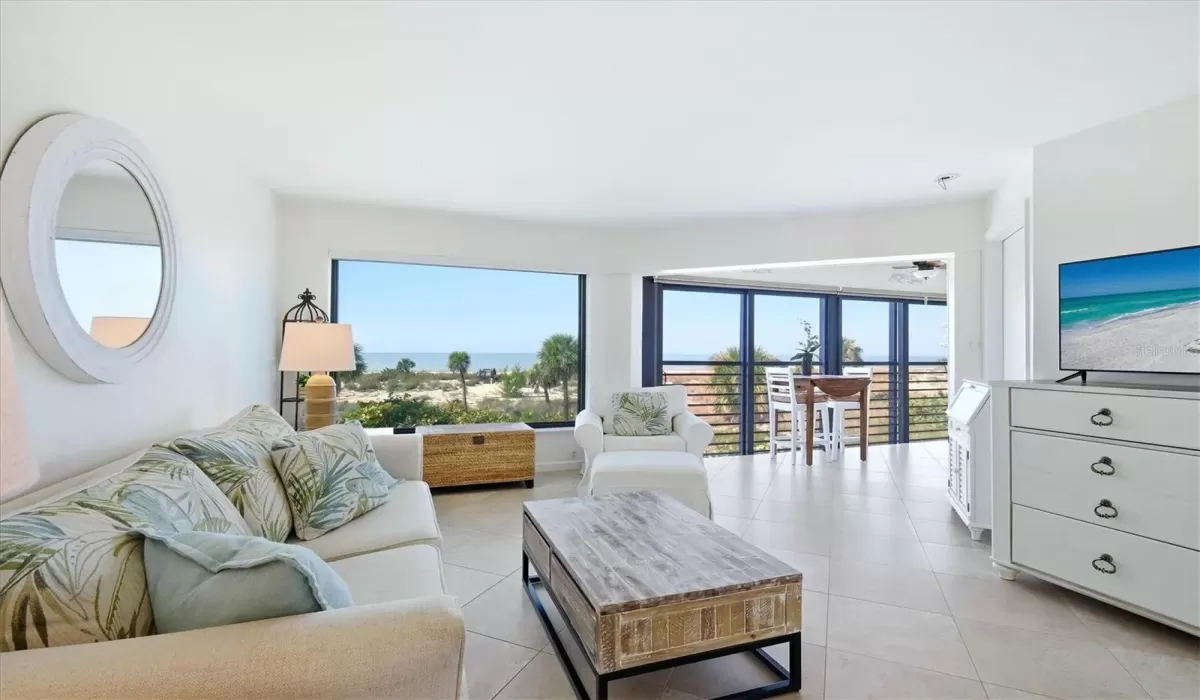 1 Bedroom Bedrooms, 0 ,1 BathroomBathrooms,Residential,For Sale,0,D6146490