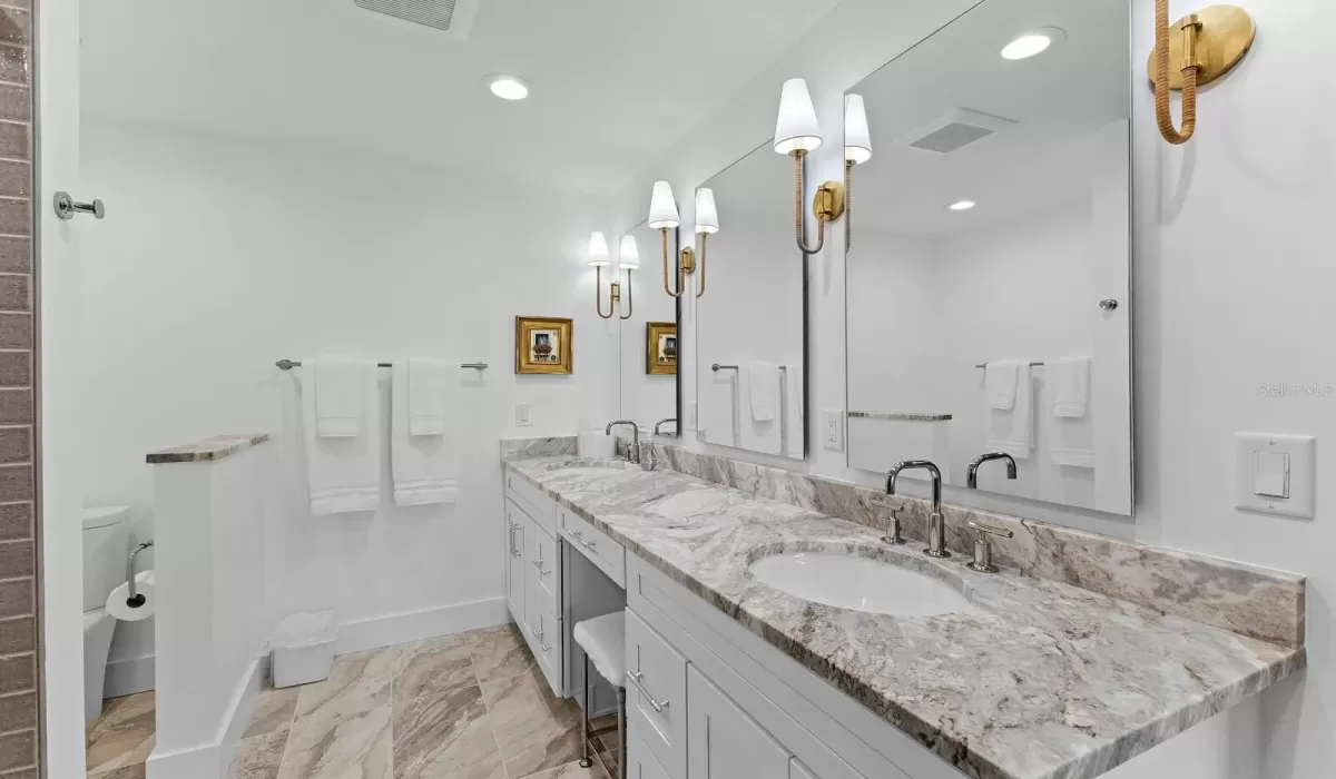 2 Bedrooms Bedrooms, 0 ,2 BathroomsBathrooms,Residential,For Sale,0,D6146748