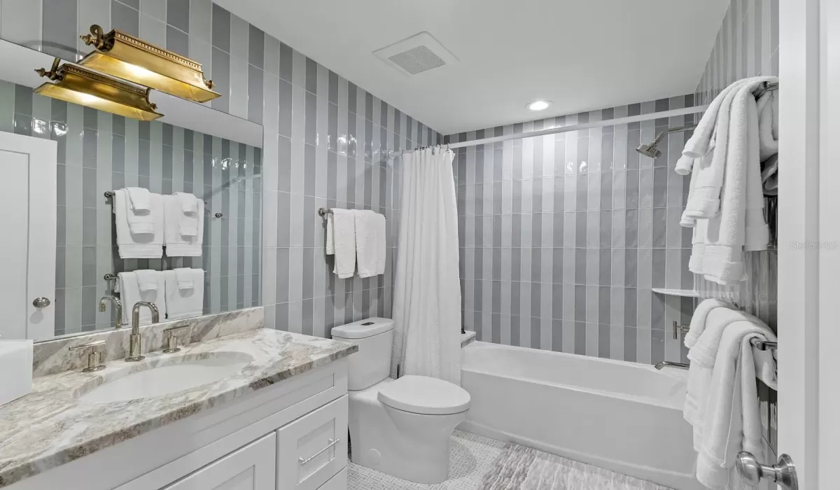 2 Bedrooms Bedrooms, 0 ,2 BathroomsBathrooms,Residential,For Sale,0,D6146748