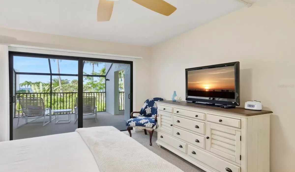 2 Bedrooms Bedrooms, 0 ,2 BathroomsBathrooms,Residential,For Sale,0,D6144565