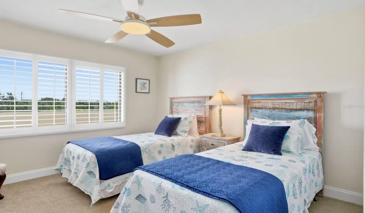 2 Bedrooms Bedrooms, 0 ,2 BathroomsBathrooms,Residential,For Sale,0,D6144565