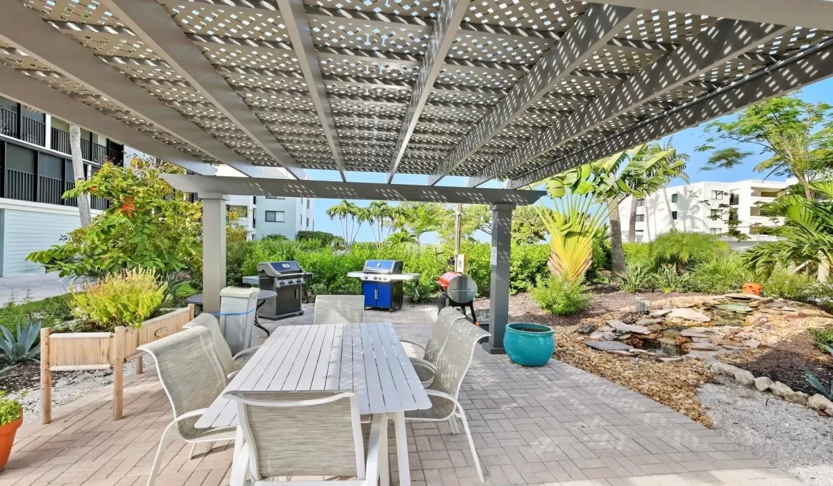 2 Bedrooms Bedrooms, 0 ,2 BathroomsBathrooms,Residential,For Sale,0,D6144565