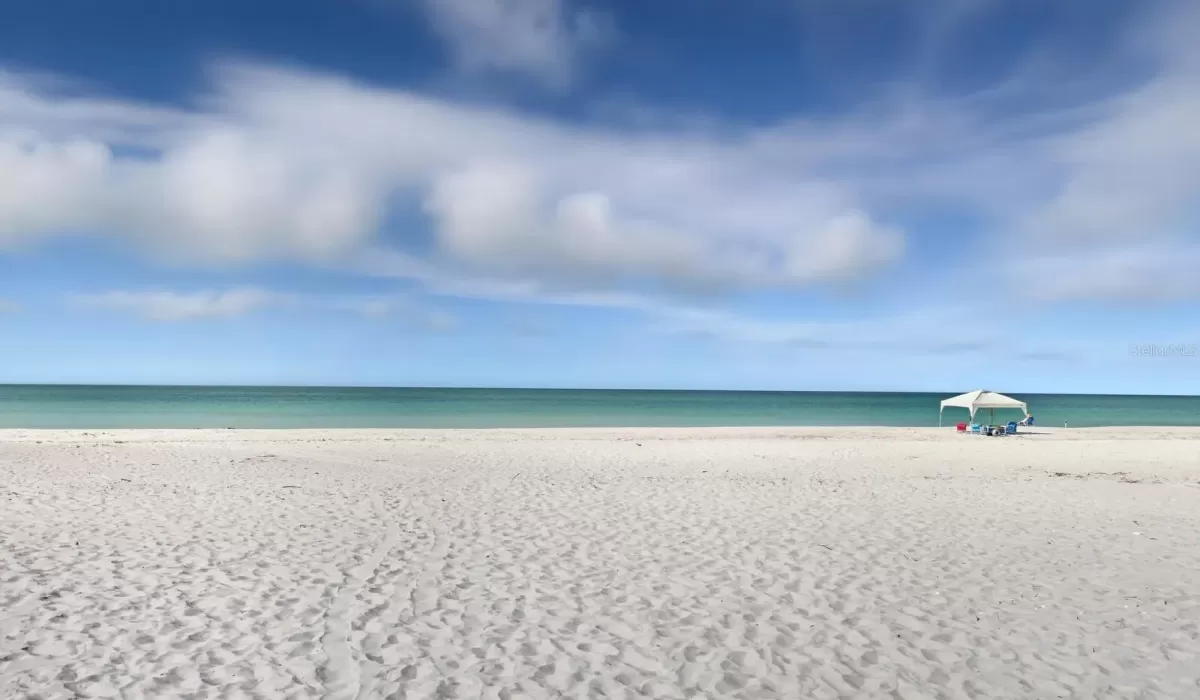 2 Bedrooms Bedrooms, 0 ,2 BathroomsBathrooms,Residential,For Sale,0,D6144565