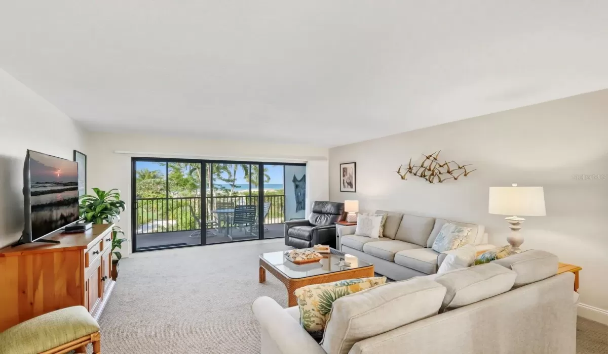 2 Bedrooms Bedrooms, 0 ,2 BathroomsBathrooms,Residential,For Sale,0,D6144565