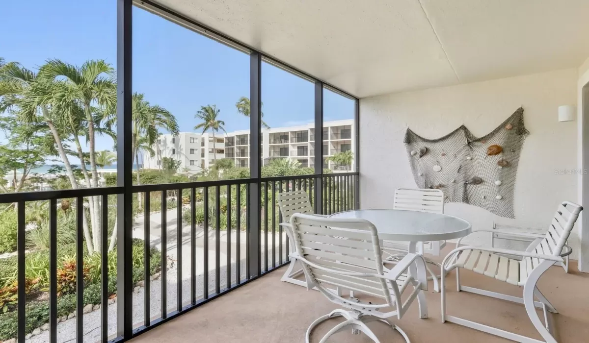 2 Bedrooms Bedrooms, 0 ,2 BathroomsBathrooms,Residential,For Sale,0,D6144565