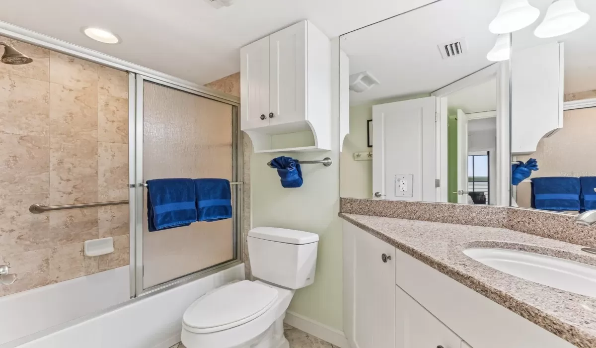 1 Bedroom Bedrooms, 0 ,2 BathroomsBathrooms,Residential,For Sale,0,D6146747