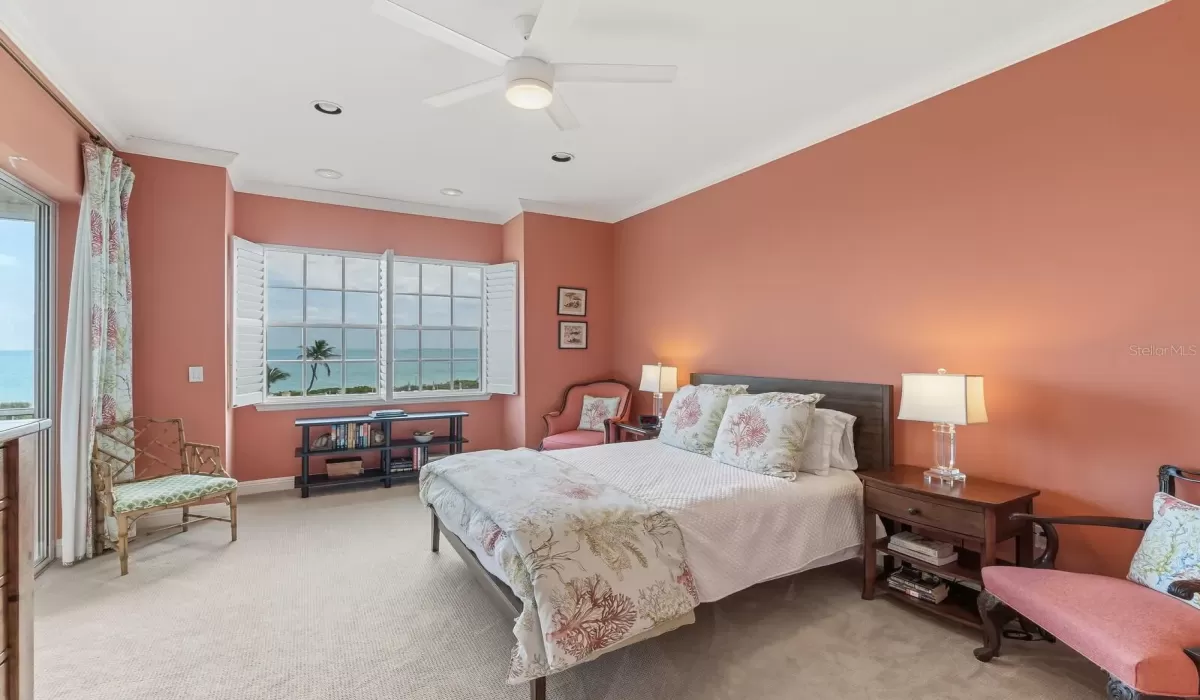 3 Bedrooms Bedrooms, 0 ,2 BathroomsBathrooms,Residential,Pending,0,D6146999