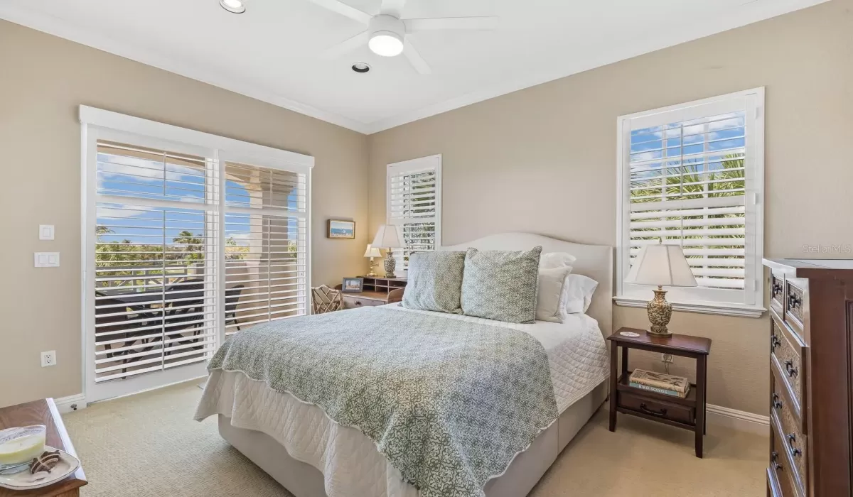 3 Bedrooms Bedrooms, 0 ,2 BathroomsBathrooms,Residential,Pending,0,D6146999