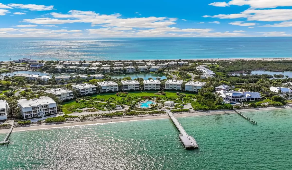 3 Bedrooms Bedrooms, 0 ,2 BathroomsBathrooms,Residential,Pending,0,D6146999