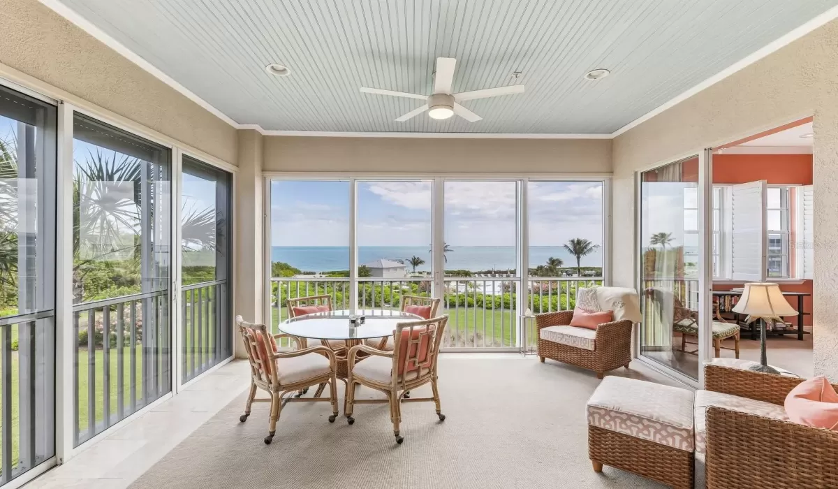 3 Bedrooms Bedrooms, 0 ,2 BathroomsBathrooms,Residential,Pending,0,D6146999