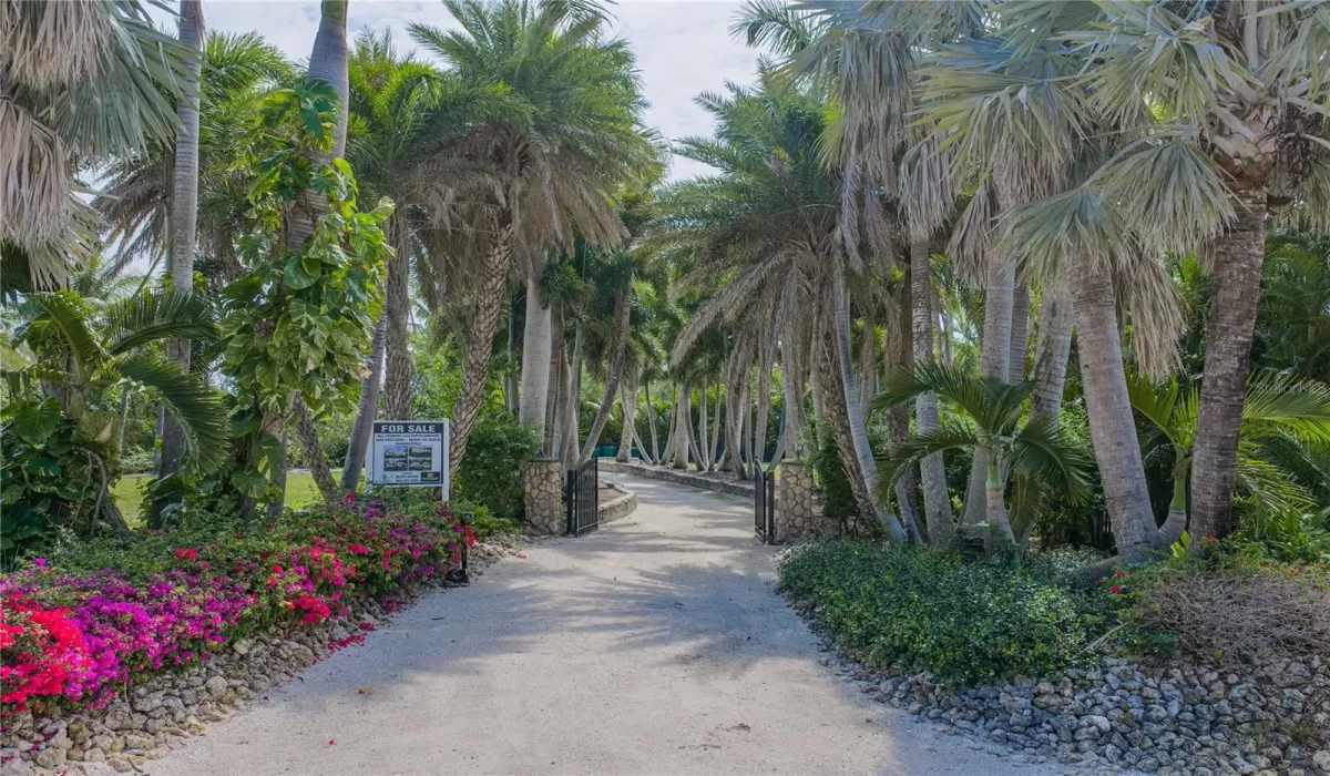 0 , 0 ,0,Land,For Sale,0,D6147090