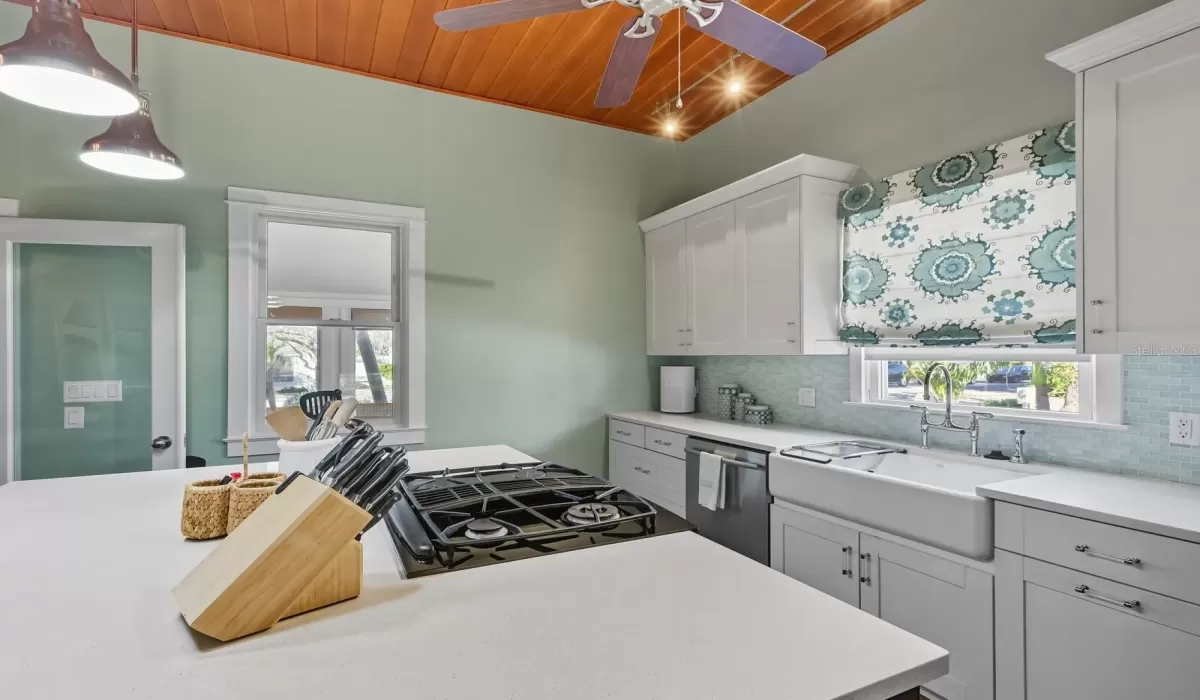 2 Bedrooms Bedrooms, 0 ,2 BathroomsBathrooms,Residential,For Sale,0,TB8502017