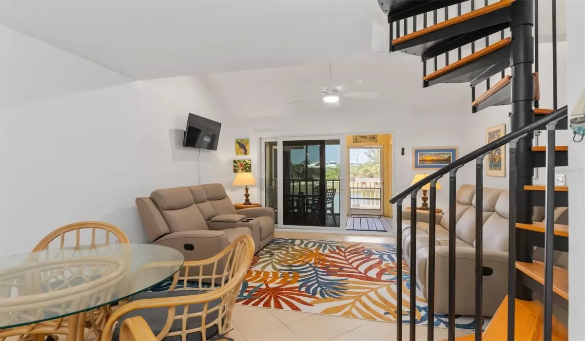 2 Bedrooms Bedrooms, 0 ,2 BathroomsBathrooms,Residential Lease,For Sale,0,D6147132