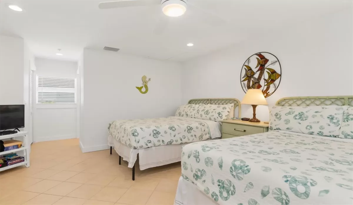 2 Bedrooms Bedrooms, 0 ,2 BathroomsBathrooms,Residential Lease,For Sale,0,D6147132