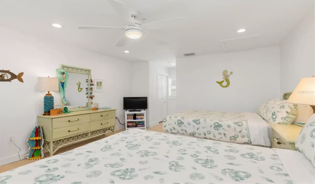 2 Bedrooms Bedrooms, 0 ,2 BathroomsBathrooms,Residential Lease,For Sale,0,D6147132