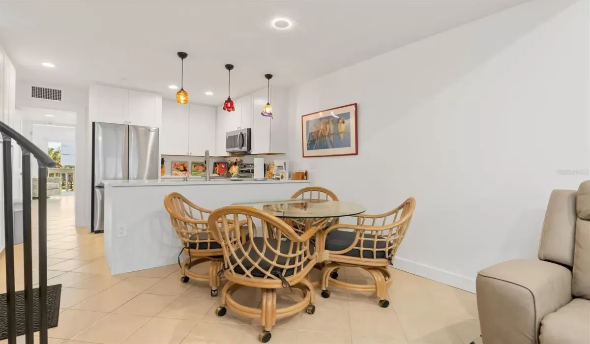 2 Bedrooms Bedrooms, 0 ,2 BathroomsBathrooms,Residential Lease,For Sale,0,D6147132