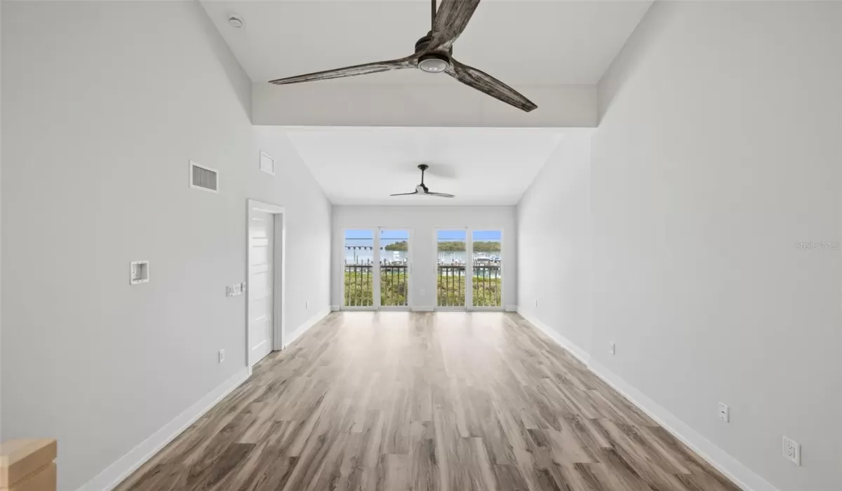 living room with Bay ViewsPri
