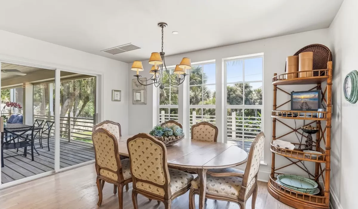 3 Bedrooms Bedrooms, 0 ,3 BathroomsBathrooms,Residential,Pending,0,D6147192