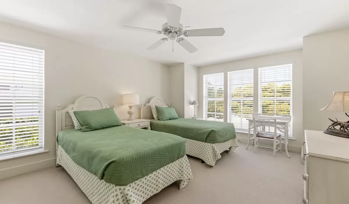 3 Bedrooms Bedrooms, 0 ,3 BathroomsBathrooms,Residential,Pending,0,D6147192