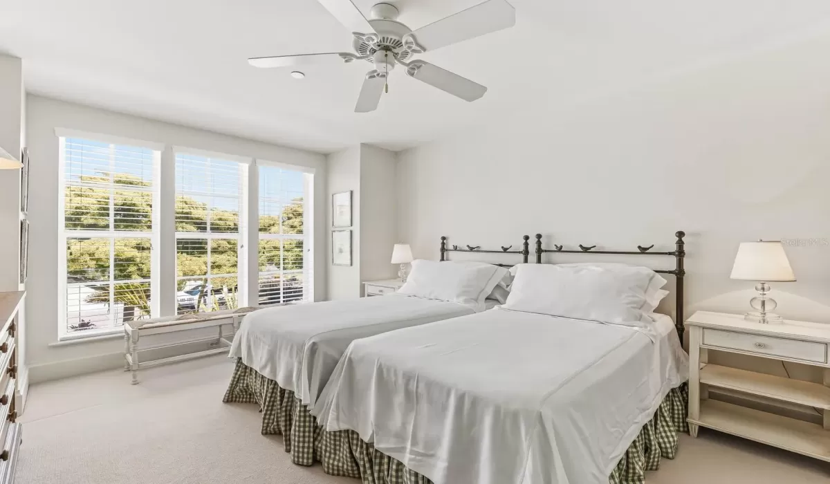 3 Bedrooms Bedrooms, 0 ,3 BathroomsBathrooms,Residential,Pending,0,D6147192