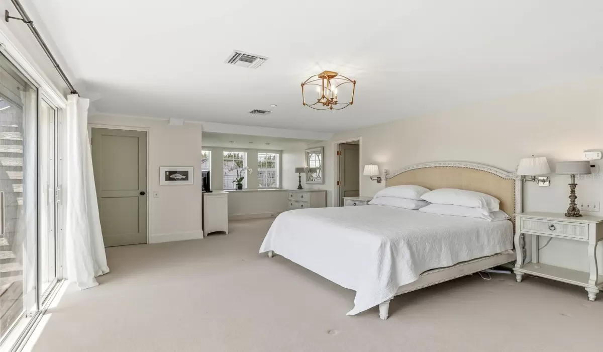 3 Bedrooms Bedrooms, 0 ,3 BathroomsBathrooms,Residential,Pending,0,D6147192