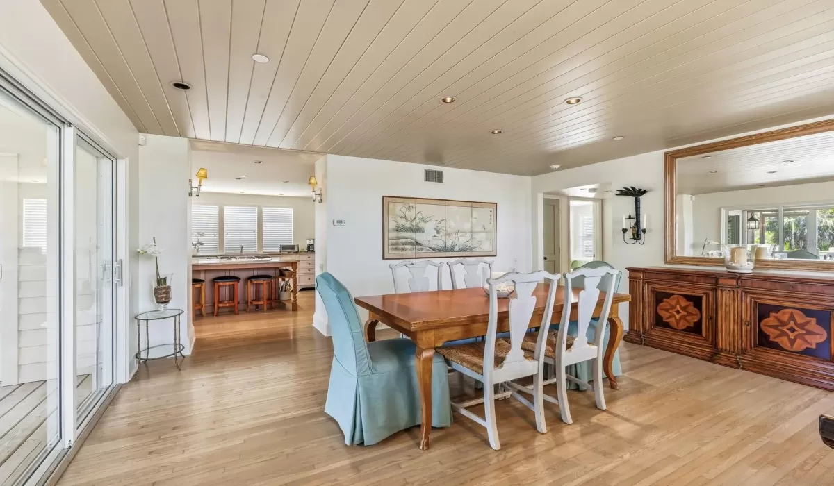 3 Bedrooms Bedrooms, 0 ,3 BathroomsBathrooms,Residential,Pending,0,D6147192