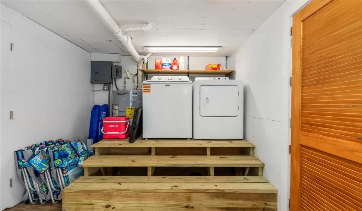 3 Bedrooms Bedrooms, 0 ,1 BathroomBathrooms,Residential Lease,For Sale,0,D6147273