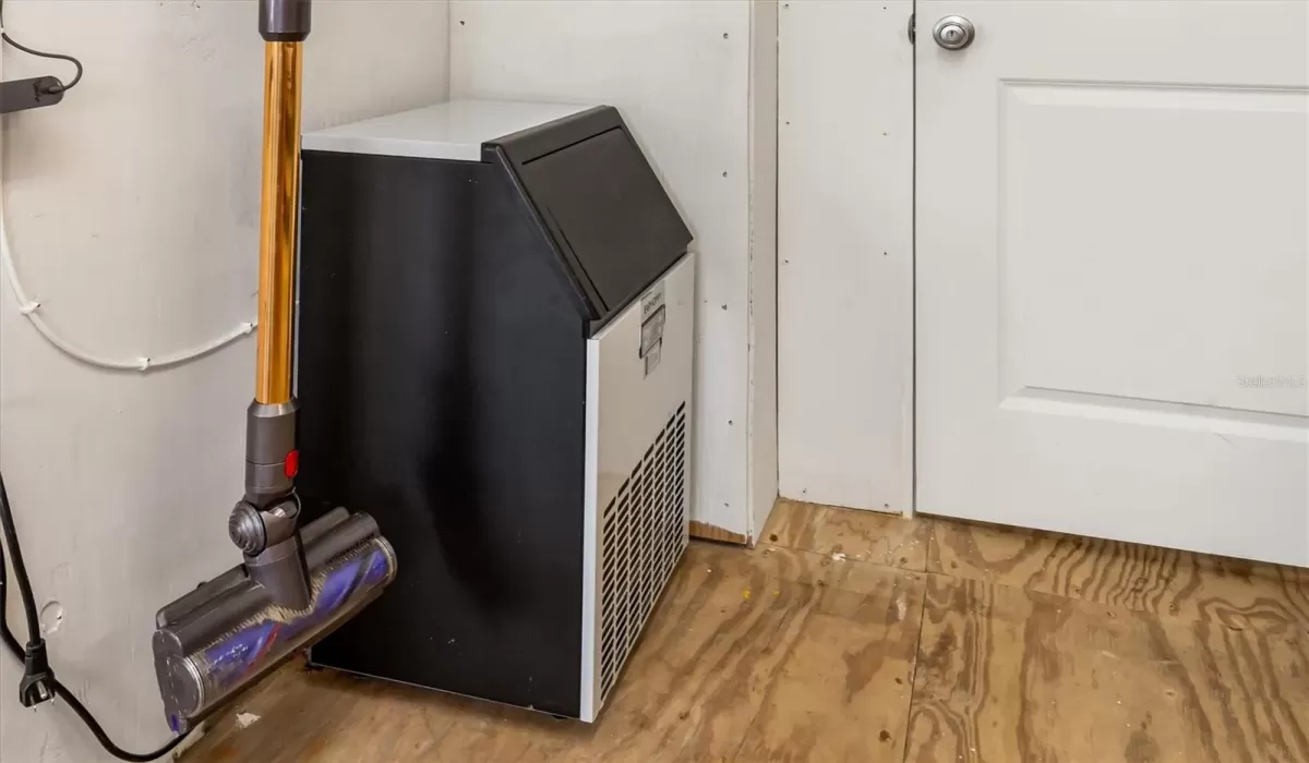 3 Bedrooms Bedrooms, 0 ,1 BathroomBathrooms,Residential Lease,For Sale,0,D6147273