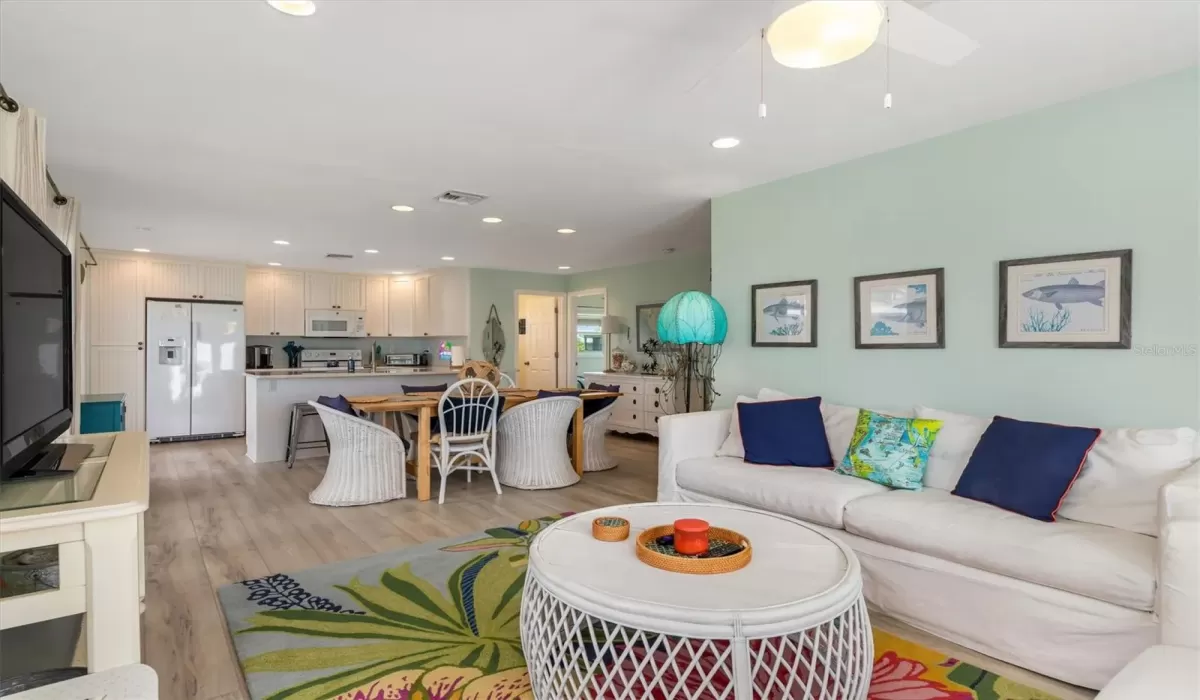 3 Bedrooms Bedrooms, 0 ,1 BathroomBathrooms,Residential Lease,For Sale,0,D6147273