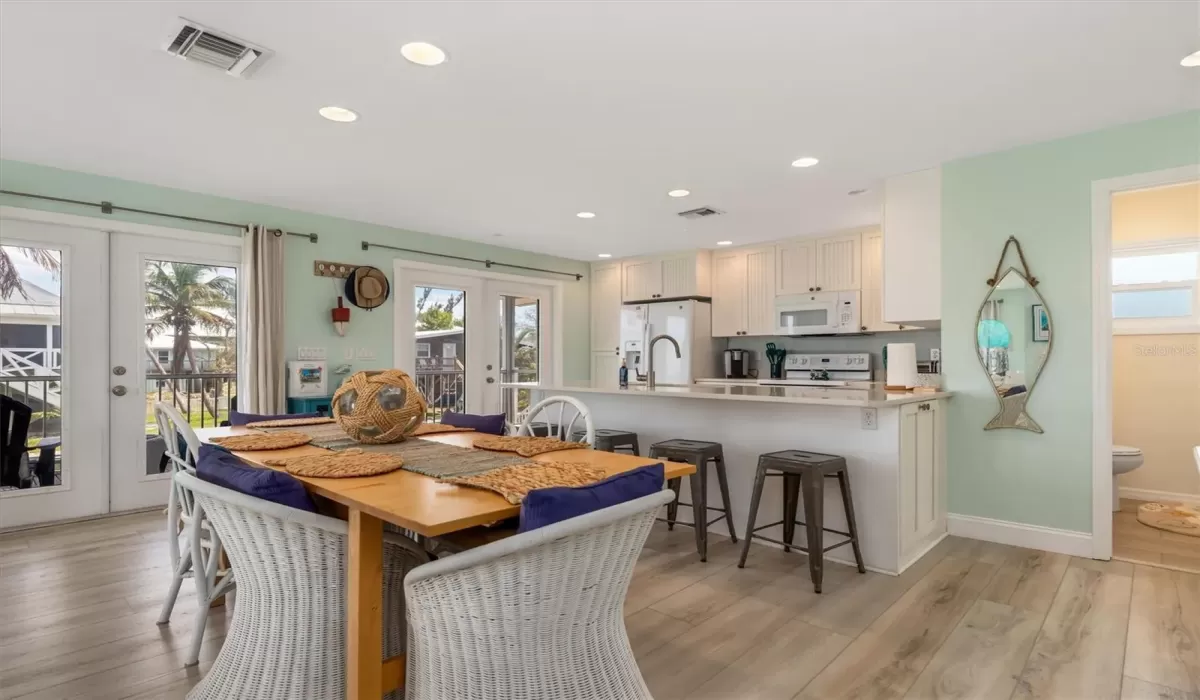 3 Bedrooms Bedrooms, 0 ,1 BathroomBathrooms,Residential Lease,For Sale,0,D6147273