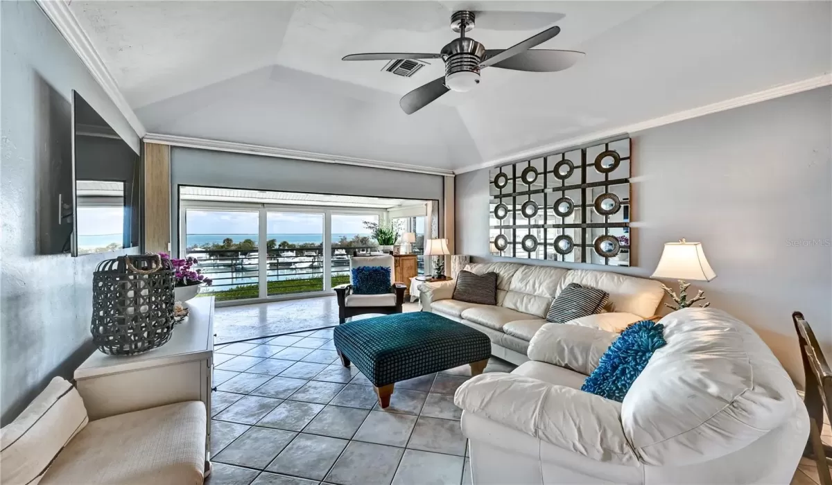 2 Bedrooms Bedrooms, 0 ,2 BathroomsBathrooms,Residential,For Sale,0,TB8501126
