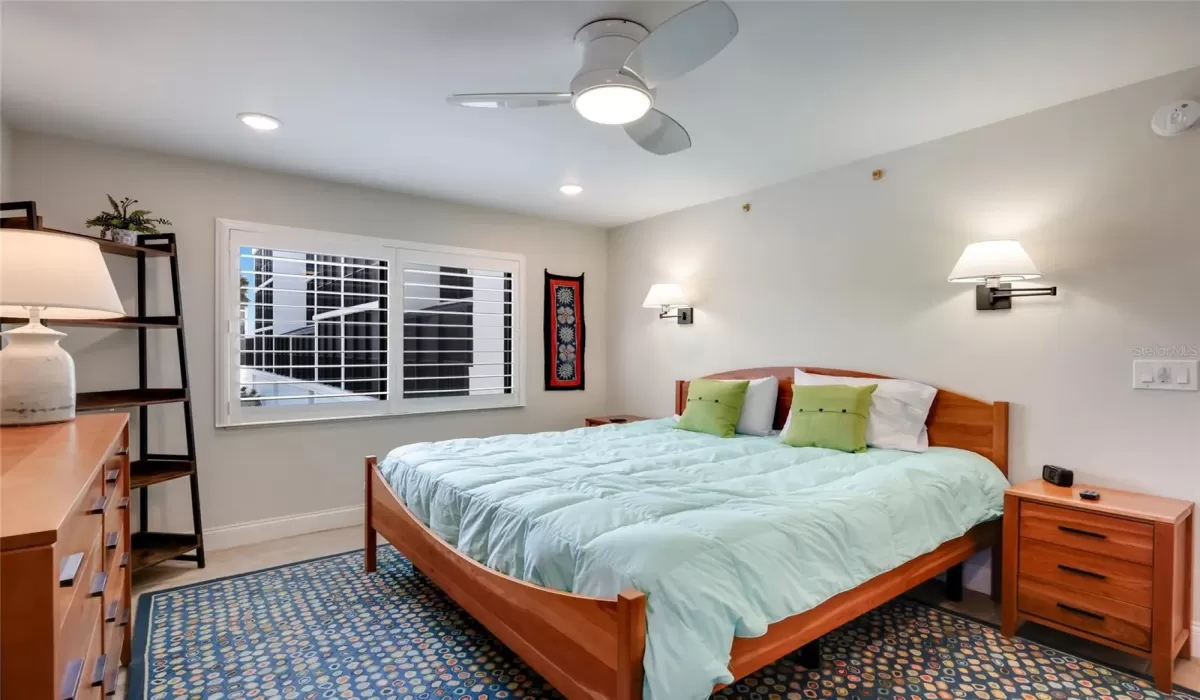2 Bedrooms Bedrooms, 0 ,2 BathroomsBathrooms,Residential,Pending,0,D6147220