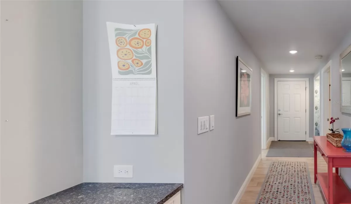 2 Bedrooms Bedrooms, 0 ,2 BathroomsBathrooms,Residential,Pending,0,D6147220