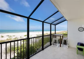 2 Bedrooms Bedrooms, 0 ,2 BathroomsBathrooms,Residential,Pending,0,D6147220