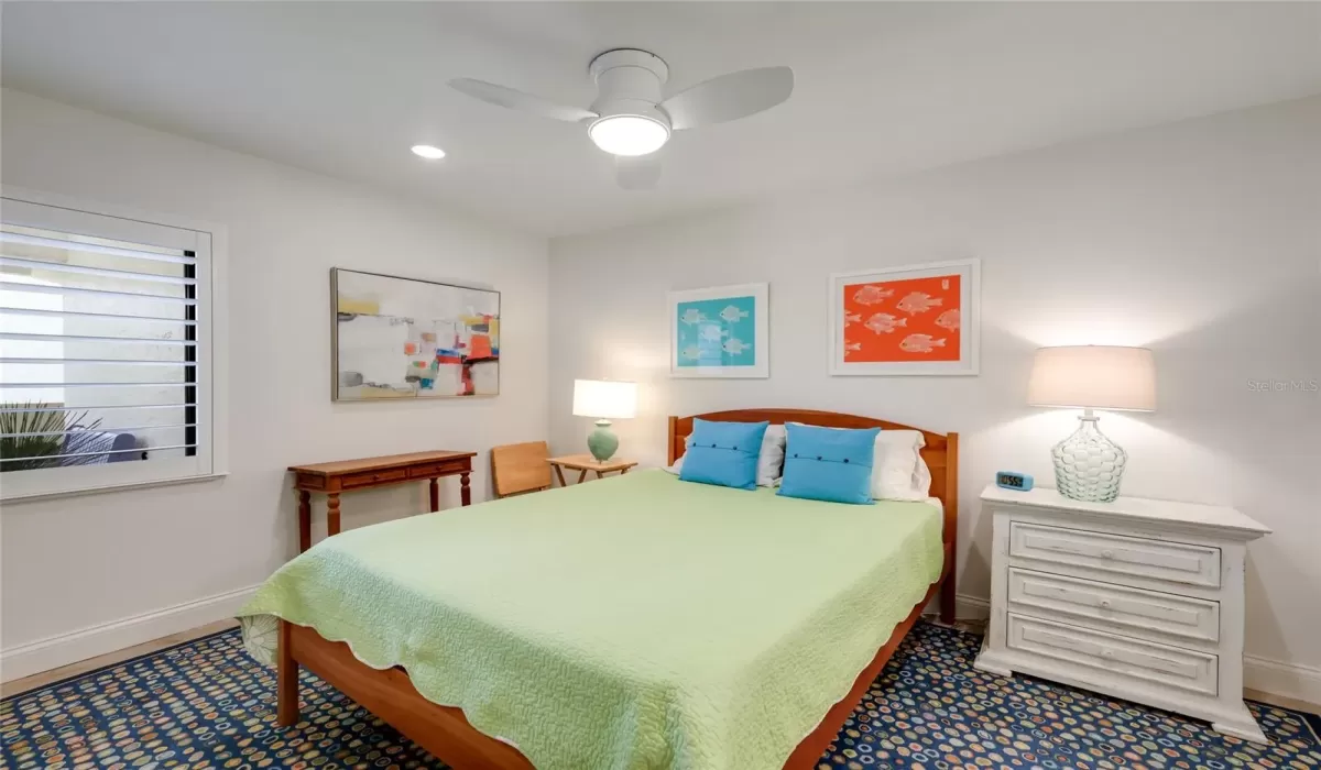 2 Bedrooms Bedrooms, 0 ,2 BathroomsBathrooms,Residential,Pending,0,D6147220