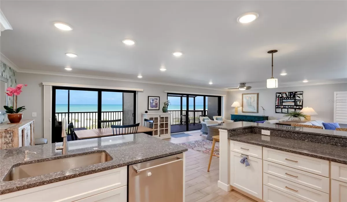 2 Bedrooms Bedrooms, 0 ,2 BathroomsBathrooms,Residential,Pending,0,D6147220