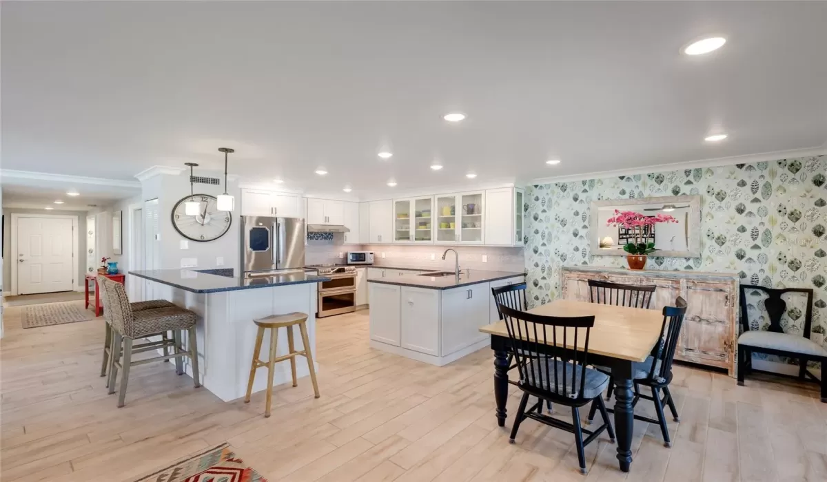 2 Bedrooms Bedrooms, 0 ,2 BathroomsBathrooms,Residential,Pending,0,D6147220